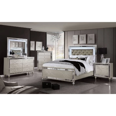 3pc Queen La Mesa Bed Nightstand And Dresser Set Silver - HOMES: Inside + Out 7 3pc Queen La Mesa Bed Nightstand And Dresser Set Silver - HOMES: Inside + Out - Image 5